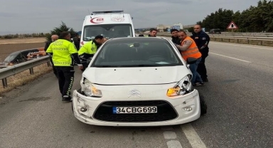 Amasya'da otomobil ile minibüsün çarpışması sonucu 2 kişi yaralandı