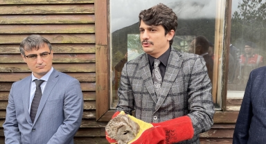Artvin'de yaralı bulunan baykuş ve çakal, tedavileri sonrası doğaya salındı
