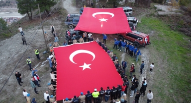 Ayancık'ta Bayrak Yürüyüşü düzenlendi