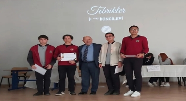 Ayancık'ta Cumhuriyet'in 100. yılı dolayısıyla bilgi yarışması düzenlendi