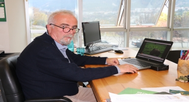 Ayıların şehre inmesi doğal yaşam alanlarında besin kaynakları korunarak önlenebilir