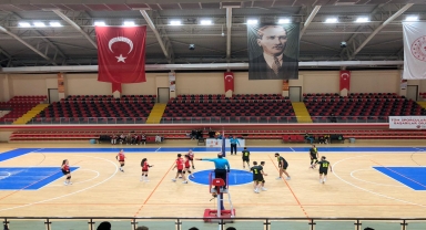 Bafra'da Cumhuriyet Kupası Voleybol Turnuvası başladı