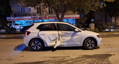 Bafra'da iki otomobilin çarpıştığı kazada 1 kişi yaralandı