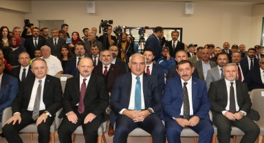 Bakan Ersoy, Kastamonu 100. Yıl İl Halk Kütüphanesi'nin açılışında konuştu: