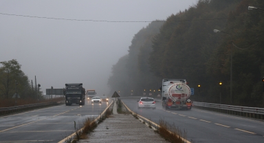 Bolu Dağı'nda sağanak ve sis etkili oldu