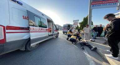 Düzce'de otomobil ile çarpışan motosikletteki 2 kişi yaralandı
