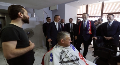 Enerji ve Tabii Kaynaklar Bakanı Bayraktar Zonguldak'ta esnafı ziyaret etti