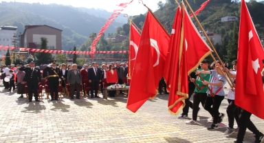Giresun'da Cumhuriyet'in 100. yıl dönümü kutlandı