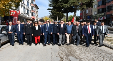 Gümüşhacıköy'de Cumhuriyet'in 100. yılı dolayısıyla kortej yürüyüşü düzenlendi