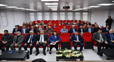 Gümüşhacıköy'de muhtarlar toplantısı yapıldı