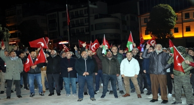 İsrail'in Gazze'deki hastaneye saldırısı Samsun ve çevre illerde protesto edildi