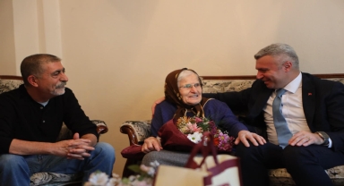 Karabük'te protokol üyeleri yaşlılara ziyarette bulundu