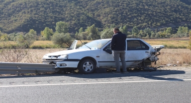 Kastamonu'da iki otomobilin çarpıştığı kazada karı koca yaralandı