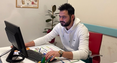 Kendisini tedavi eden doktora şiir yazarak teşekkür etti