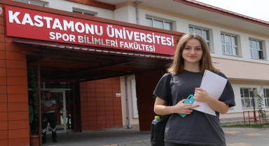 Salıncaktan düşerek omurgasını kıran Sedanur'un azmi başarı getirdi
