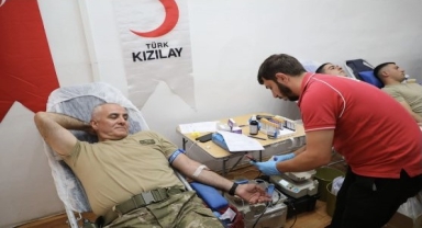 Samsun'da Mehmetçik'ten Türk Kızılay'a kan desteği