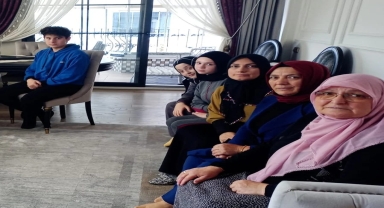 Samsun'da öğrencilerden şehit ailelerine ziyaret