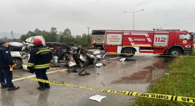 Samsun'da tırla çarpışan pikaptaki 1 kişi öldü, 1 kişi yaralandı