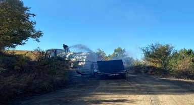 Saraydüzü'nde seyir halindeki otomobilde yangın sonucu hasar oluştu
