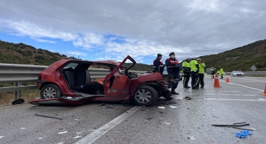 Sinop'ta kamyona çarpan otomobildeki 4 kişi öldü, 1 kişi yaralandı