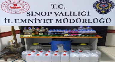 Sinop'ta sahte içki operasyonunda 4 zanlı yakalandı