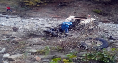 Sinop’ta uçuruma devrilen traktörün sürücüsü ağır yaralandı