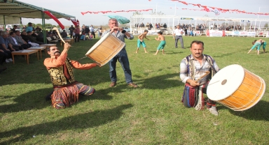 Suluova'da 2. Altın Soğan ve Pancar Güreş Festivali yapıldı