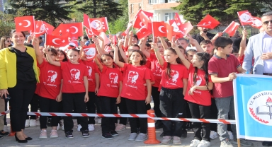 Taşova'da Cumhuriyetin 100. yılı kutlandı