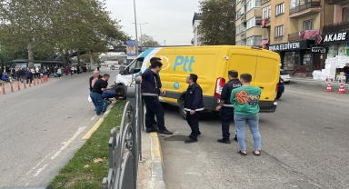 Trabzon'da kargo kamyonu refüje çarptı