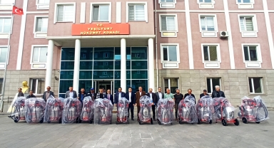 Yeşilyurt'ta çiftçilere süt sağım makinesi dağıtıldı