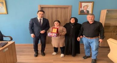Almus Kaymakamı Çömen, down sendromlu Gonca'nın