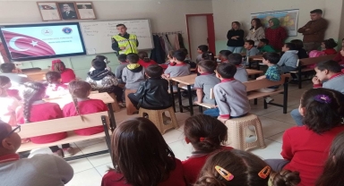 Amasya'da jandarmadan öğrencilere trafik eğitimi