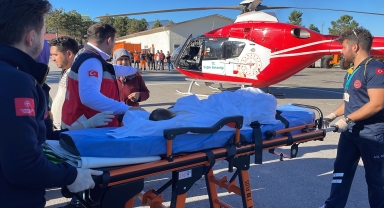 Bartın'da ambulans helikopter 8 aylık bebek için havalandı
