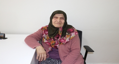 Boğazından 30 santimetre tiroit kitlesi çıkarılan hasta şikayetlerinden kurtuldu