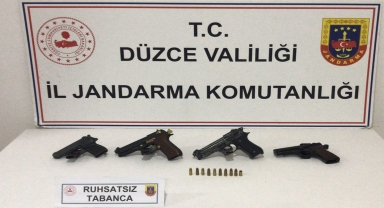 Düzce'de ruhsatsız silah bulunduran 2 zanlı yakalandı