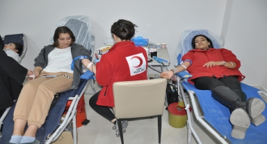 Gümüşhacıköy'de öğrencilerinden kan bağışı kampanyasına destek