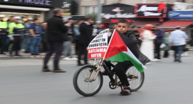 İsrail'in Gazze'ye saldırıları Düzce'de protesto edildi
