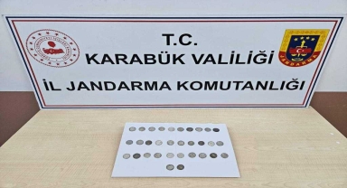 Karabük'te 32 sikkenin ele geçirildiği operasyonda 2 zanlı yakalandı