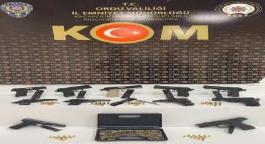 Ordu'da ev ve iş yerinde ruhsatsız tabanca ele geçirilen kişi tutuklandı