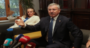 Saadet Partisi Grup Başkanı Selçuk Özdağ, Trabzon'da konuştu: