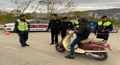 Samsun'da jandarmadan motosiklet sürücülerine yönelik denetim