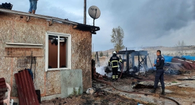 Suluova'da bağ evi yangın sonucu kullanılmaz hale geldi