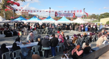 Suluova'da Filistin'e destek için kermes düzenlendi