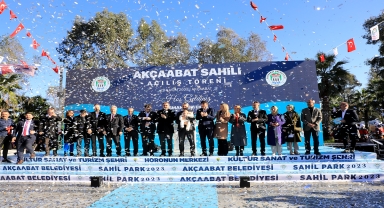 Yenilenen Akçaabat Sahil Park hizmete açıldı