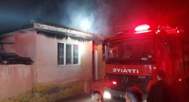 Amasya'da tek katlı ev yangında kullanılamaz hale geldi