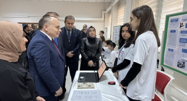 Artvin'de TÜBİTAK 4006 Bilim Fuarı açıldı