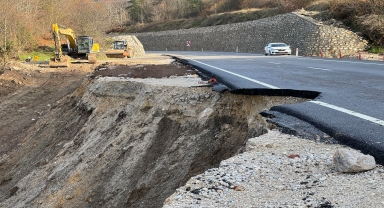 Bartın-Kastamonu kara yolunda heyelan