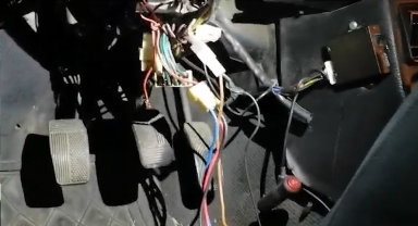 Çaldığı otomobili bırakıp kaçarken yakalandı
