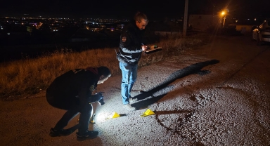 Çorum'da sokakta havaya ateş eden zanlılar kovalamaca sonucu yakalandı