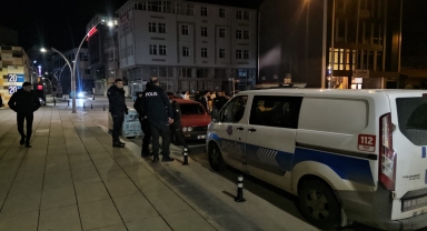 Çorum’da şüphe üzerine durdurulan araçta uyuşturucu ve silah ele geçirildi